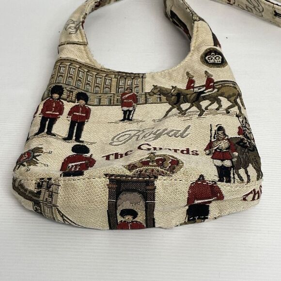 Signare Tapestry Royal Guard Shoulder Crossbody Bag Print Allover Size Small - Picture 3 of 7